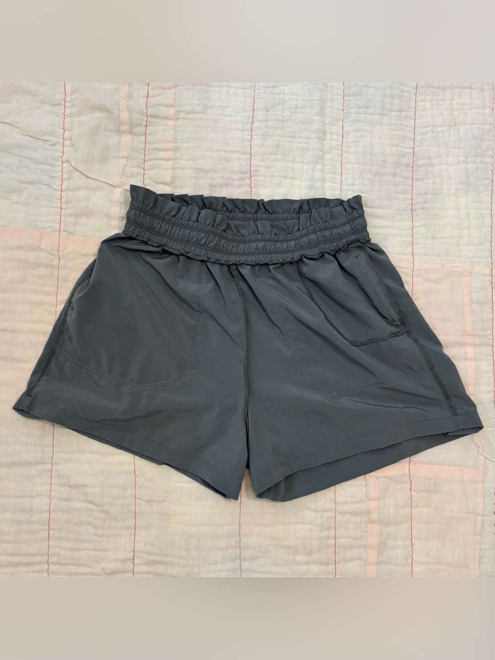 EUC Zella High Rise Camp Shorts, Women XS, Gray, Elastic Drawstring Rolled Cuffs - Picture 10 of 12